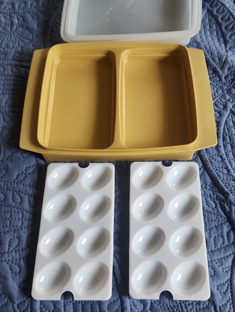 Lot Of 2 Harvest Gold Vintage Tupperware Containers Deviled Egg/Divided Deli - Picture 7 of 8